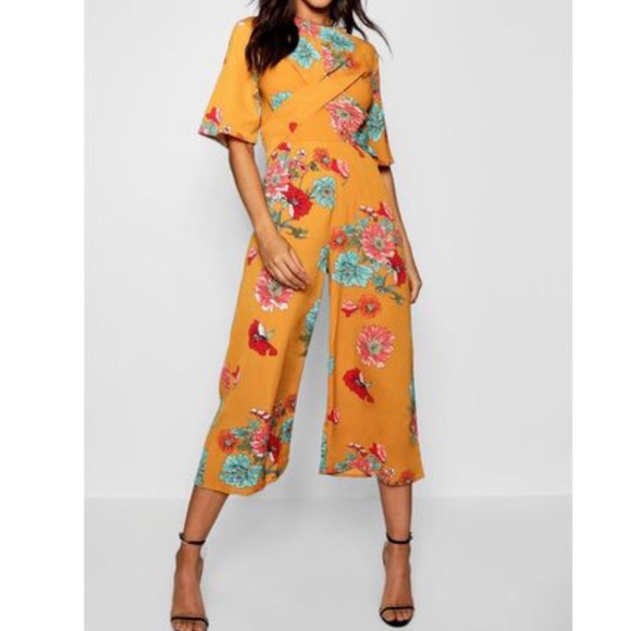 Boohoo Pants - New Boohoo Floral Twist Front Jumpsuit Size 8